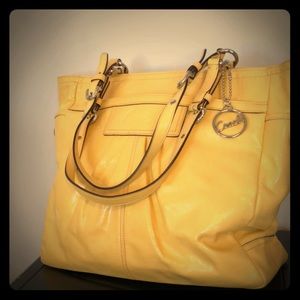 Beautiful vintage yellow leather coach purse